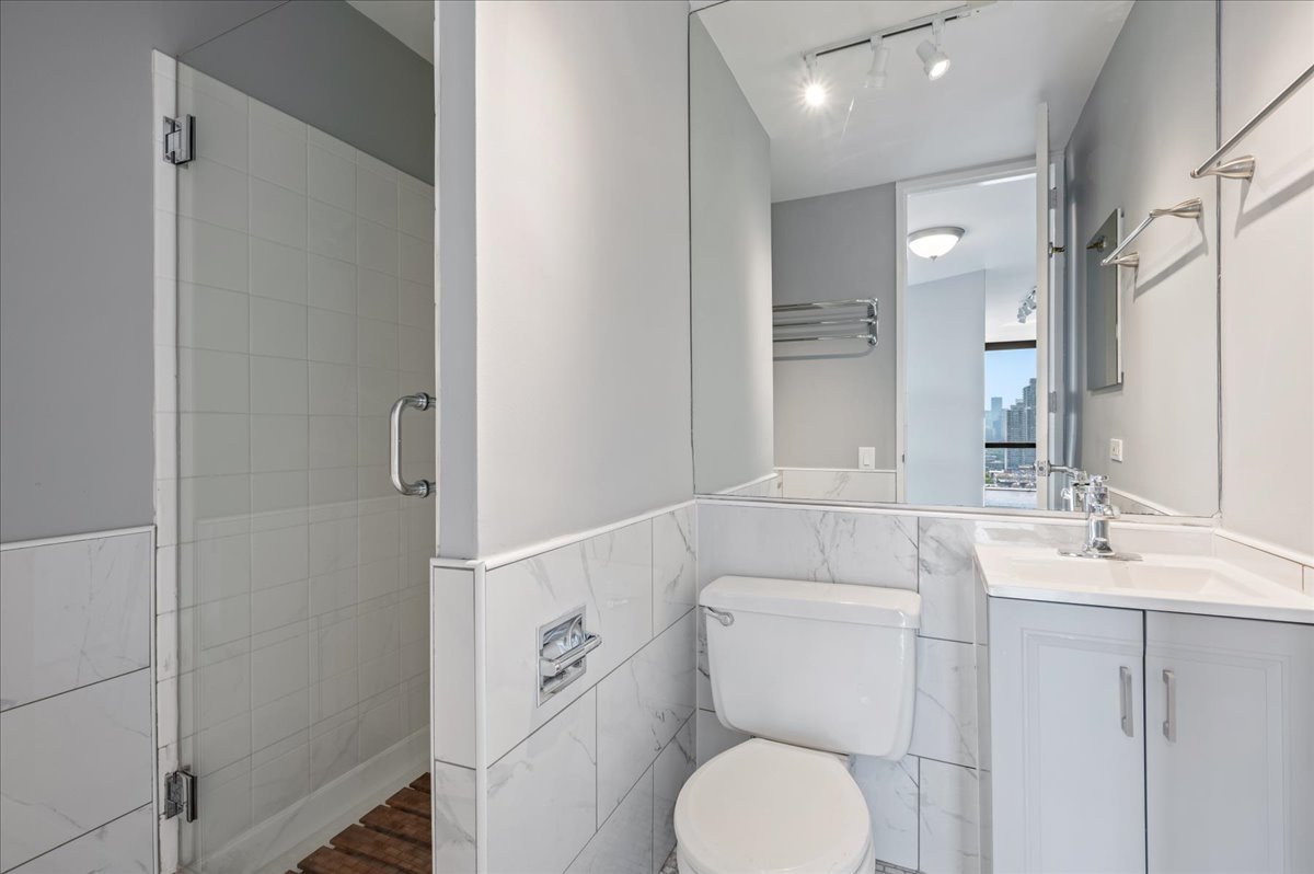 345 W Fullerton Parkway Unit: 2605