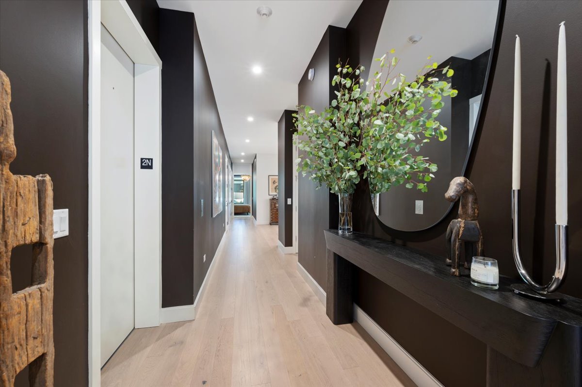 36 N Carpenter Street Unit: 2N