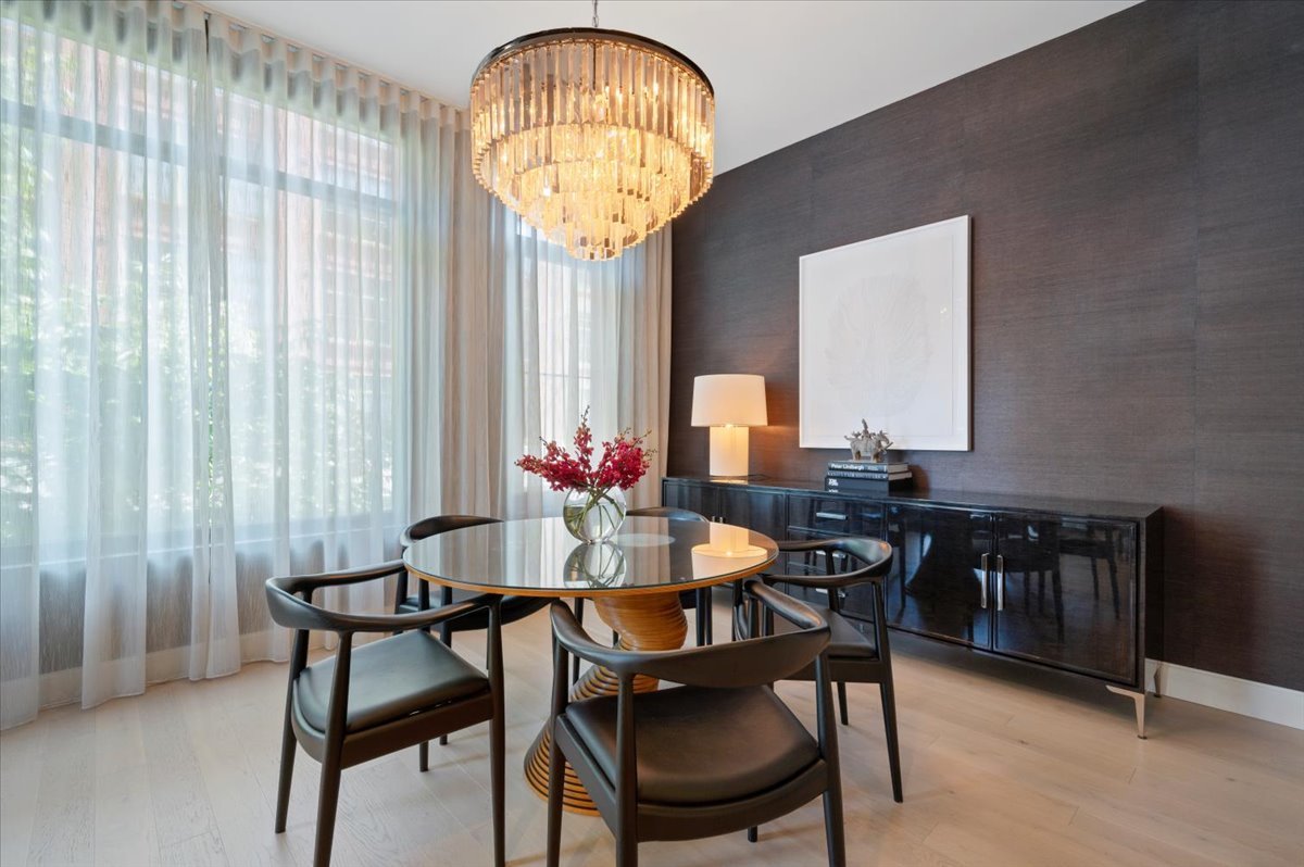 36 N Carpenter Street Unit: 2N