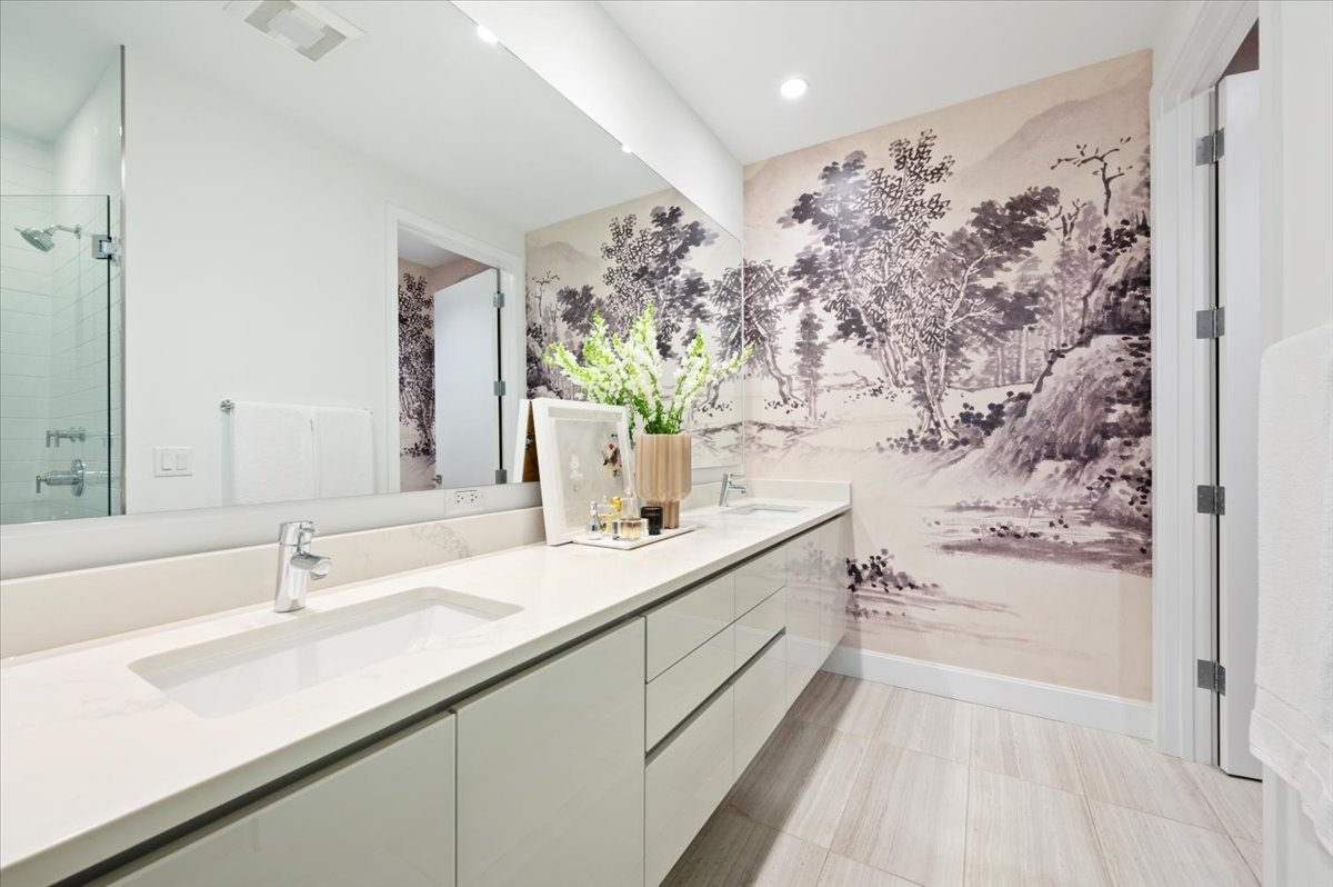 36 N Carpenter Street Unit: 2N