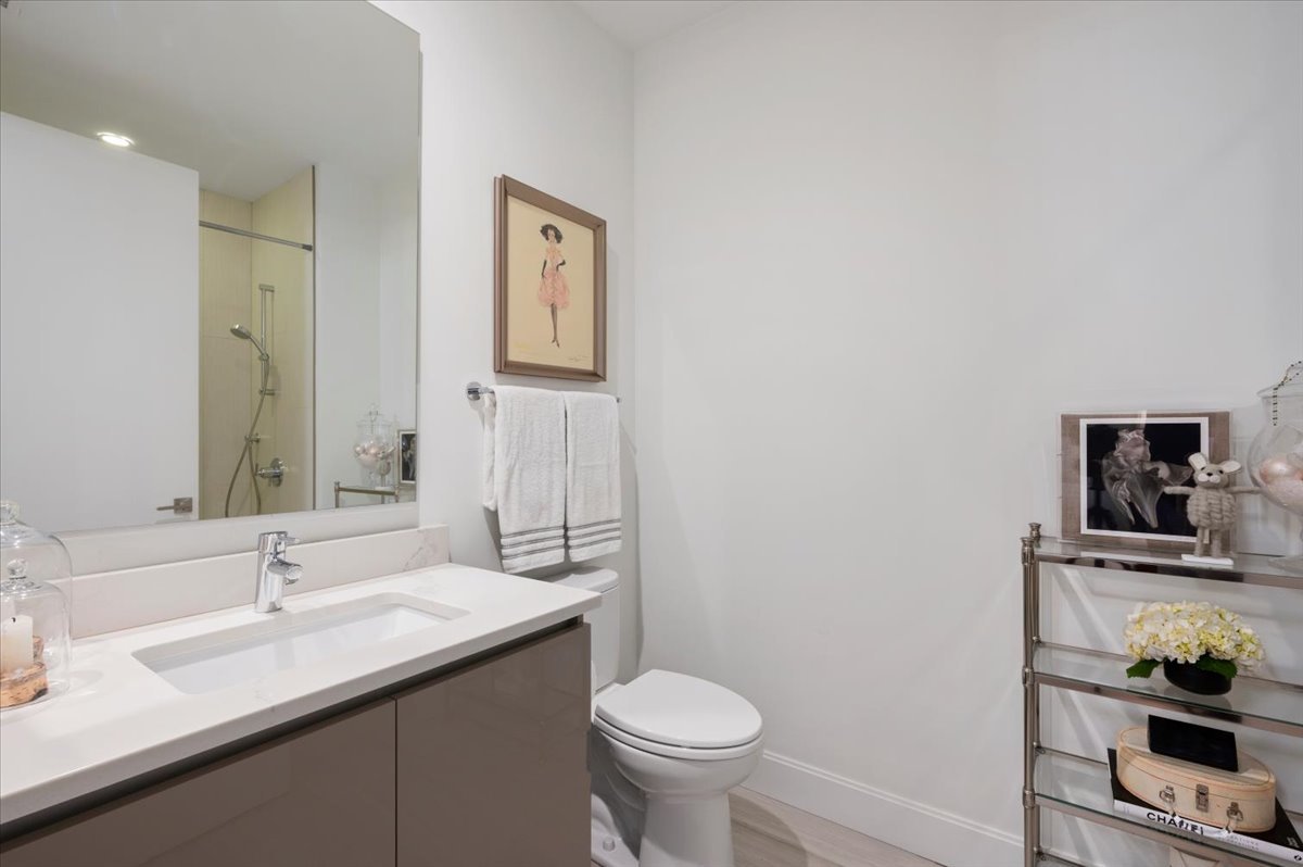36 N Carpenter Street Unit: 2N