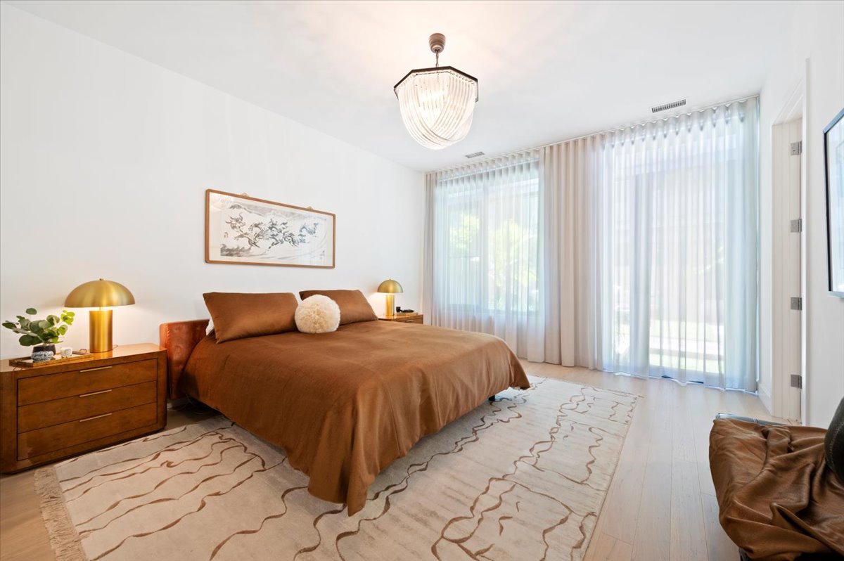 36 N Carpenter Street Unit: 2N
