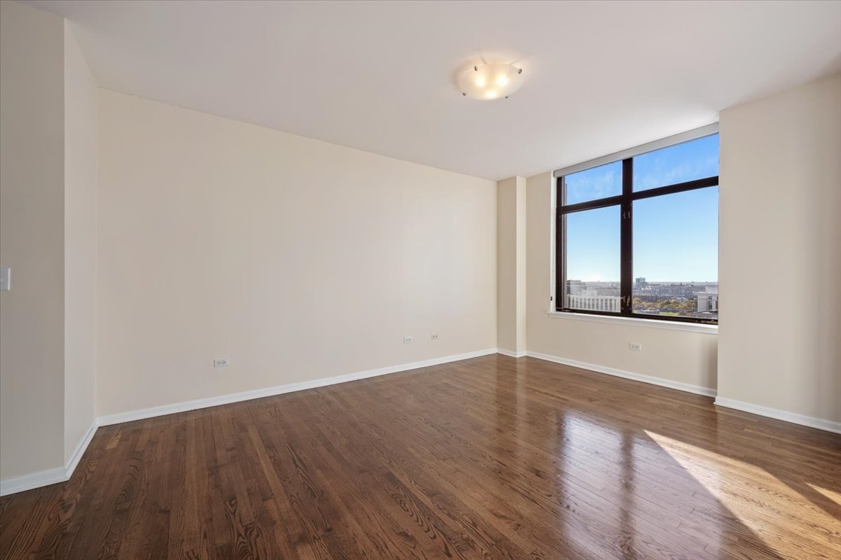 1122 N Dearborn Street Unit: 22J