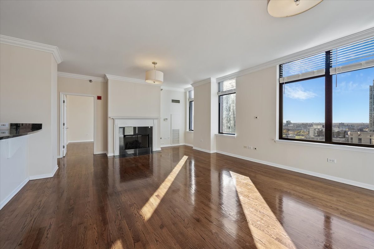 1122 N Dearborn Street Unit: 22J