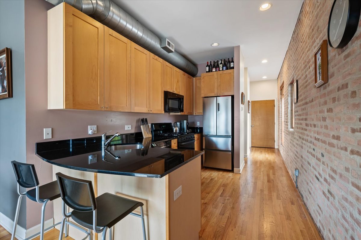 925 S ABERDEEN Street Unit: 3