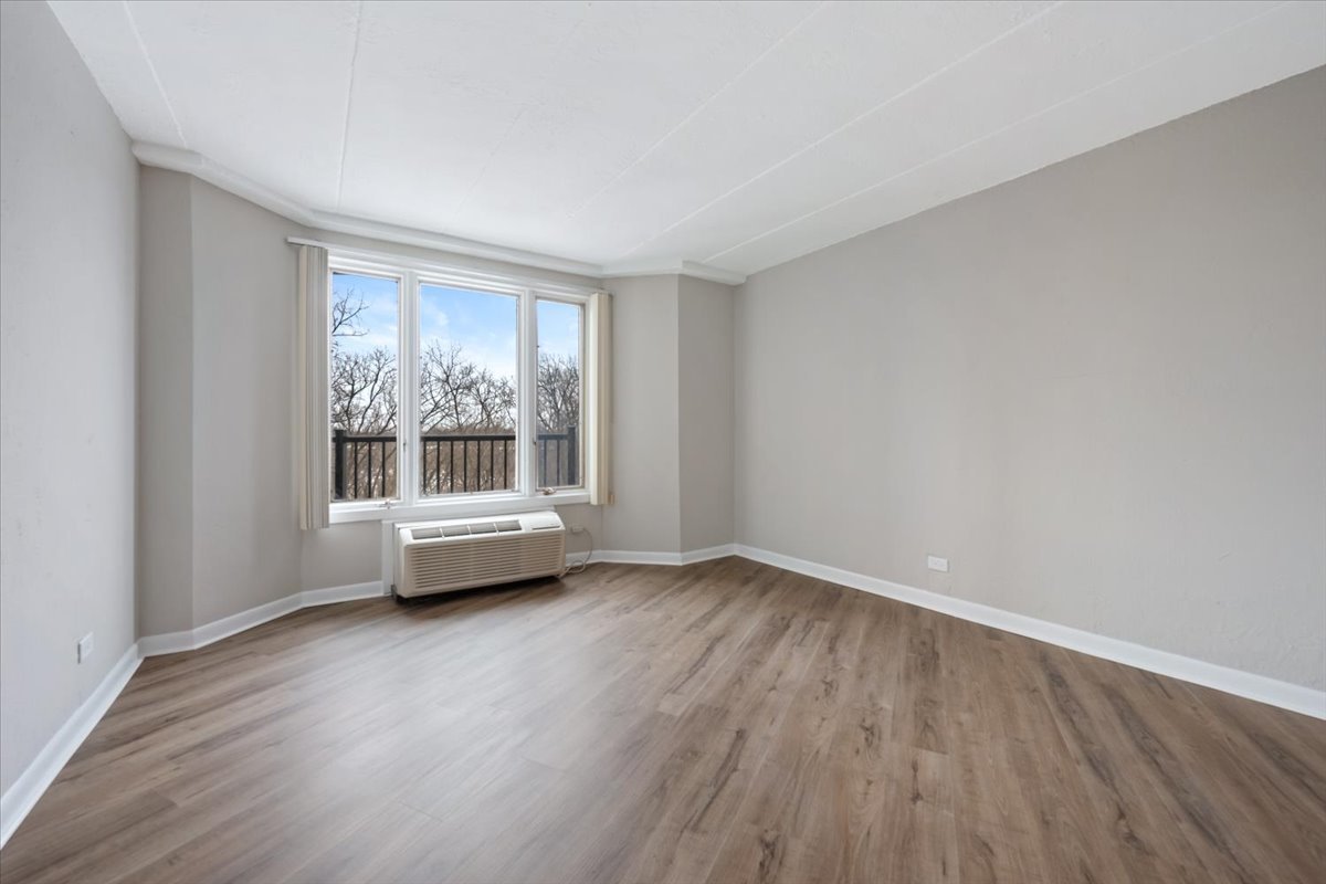 1 Renaissance Place Unit: 409