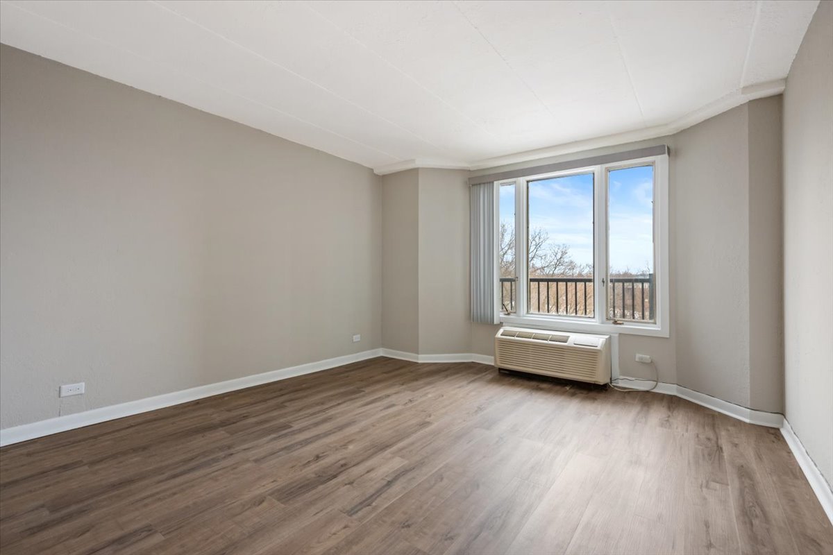 1 Renaissance Place Unit: 409