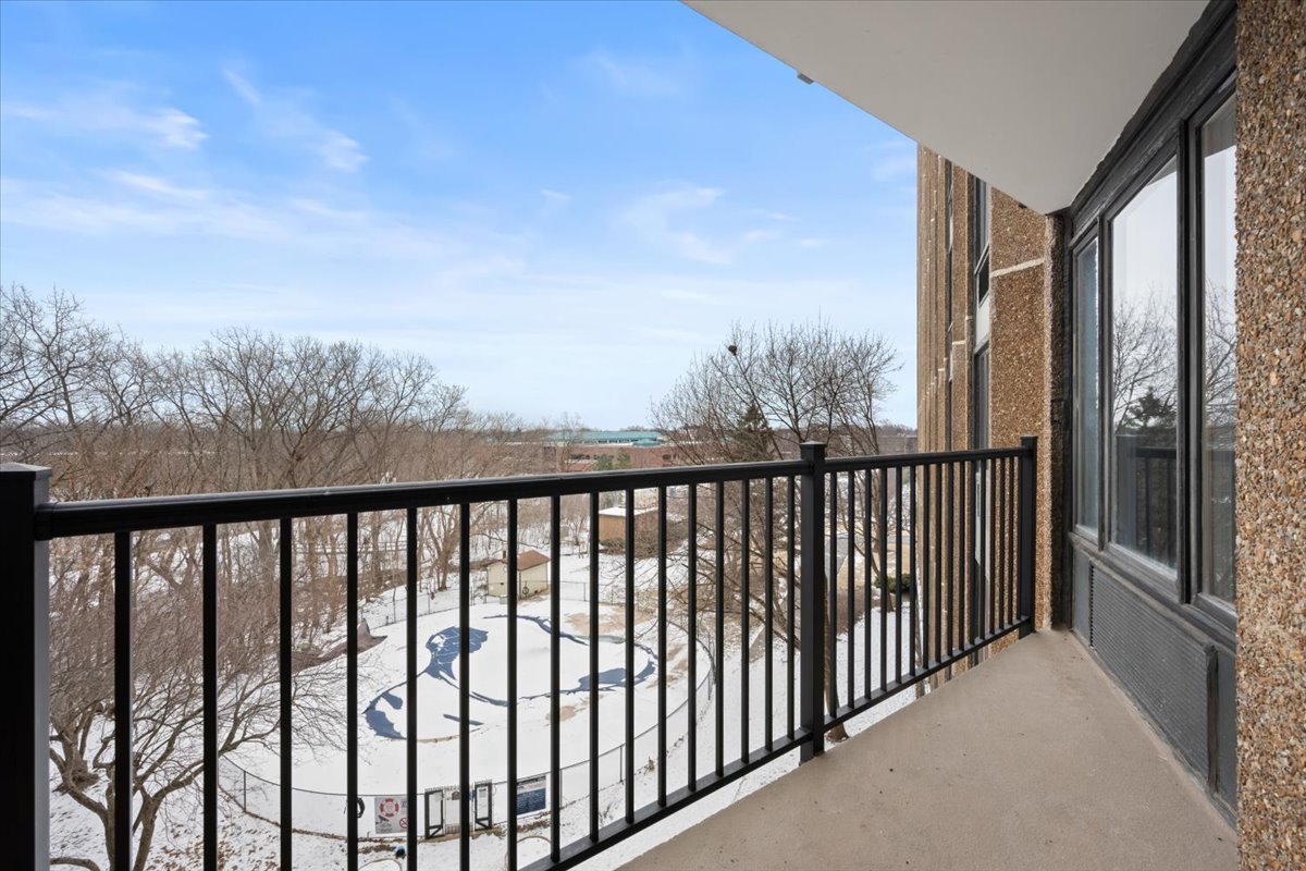 1 Renaissance Place Unit: 409