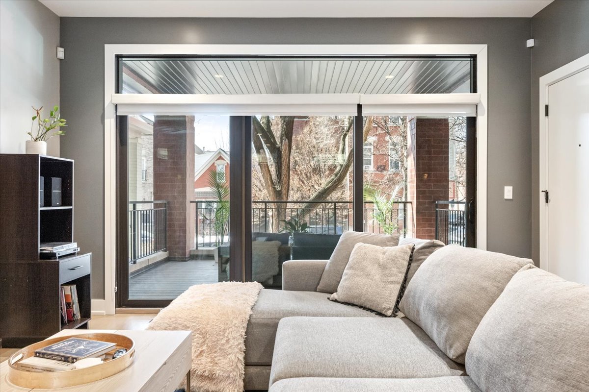 2165 N Claremont Avenue Unit: 1S