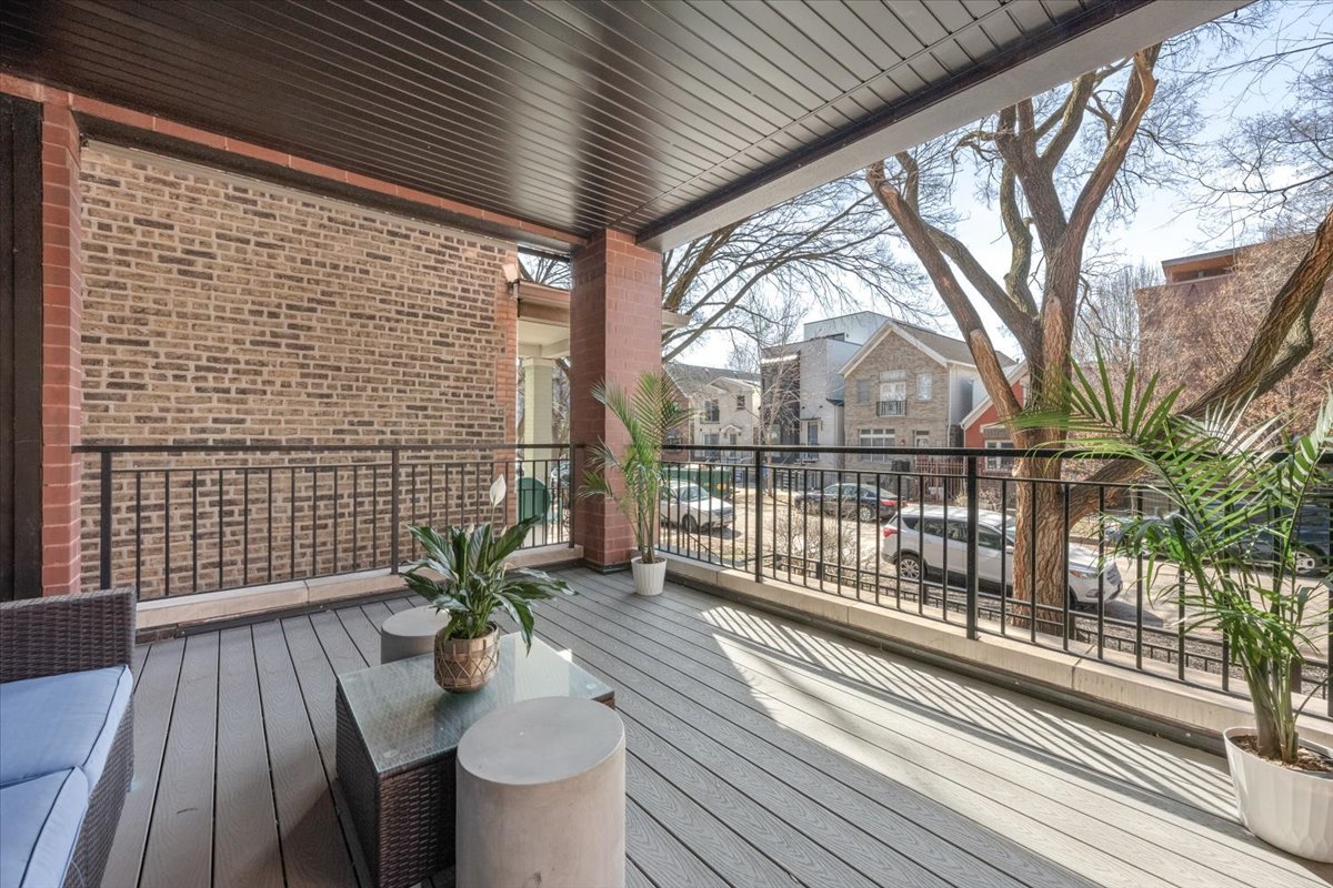 2165 N Claremont Avenue Unit: 1S