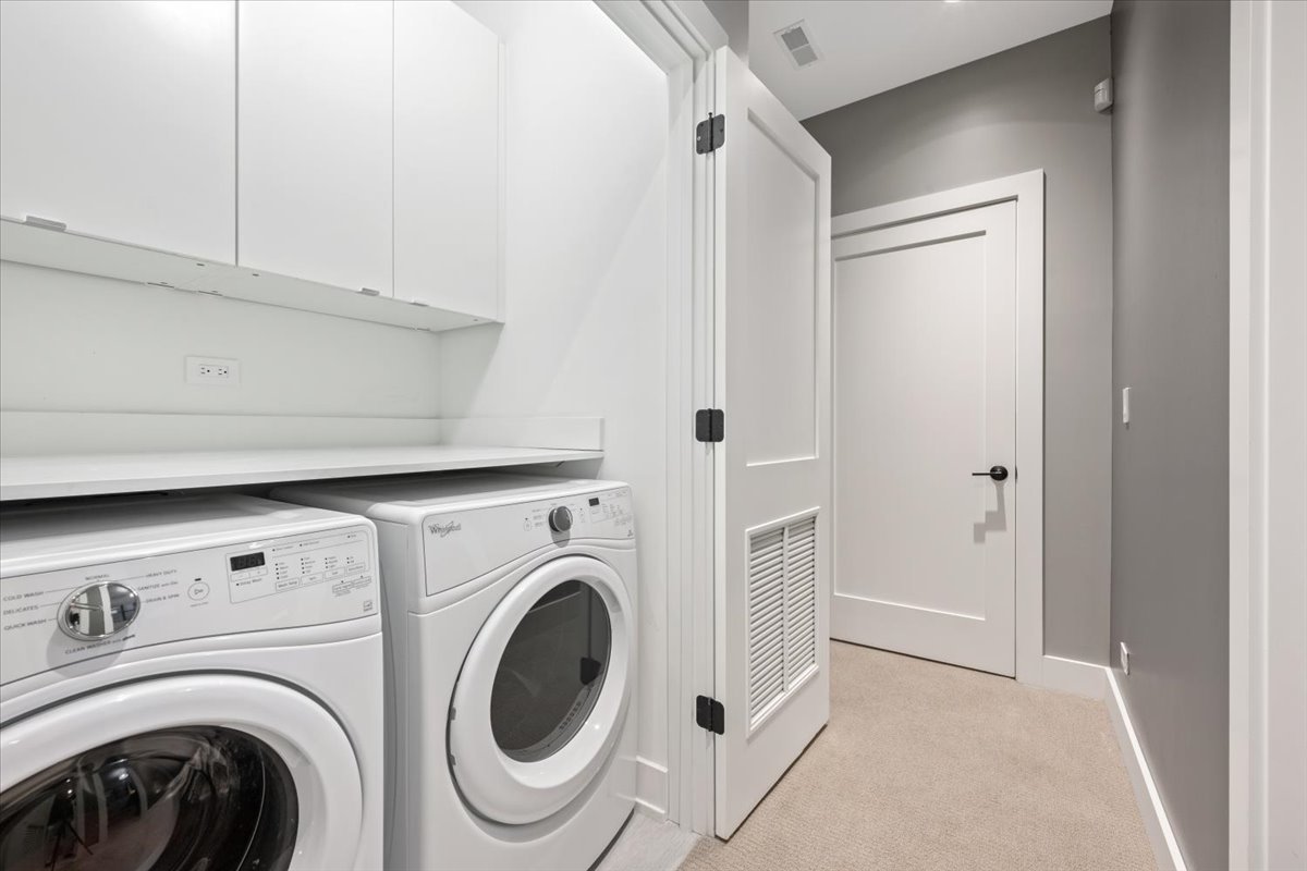 2165 N Claremont Avenue Unit: 1S