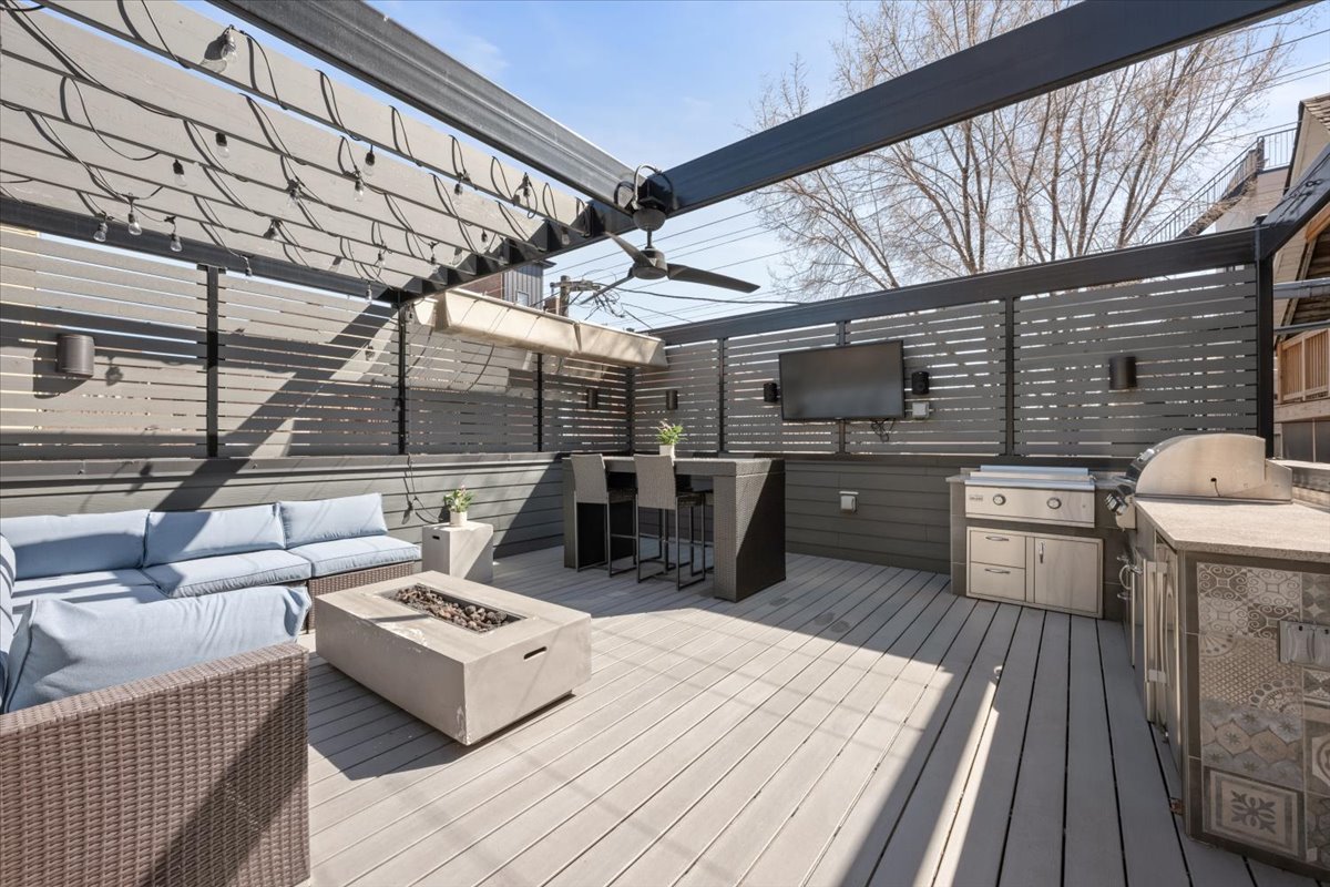 2165 N Claremont Avenue Unit: 1S