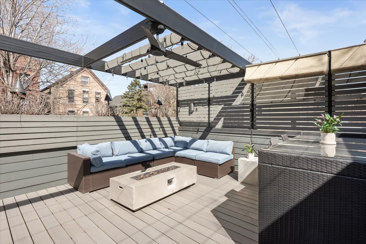 2165 N Claremont Avenue Unit: 1S