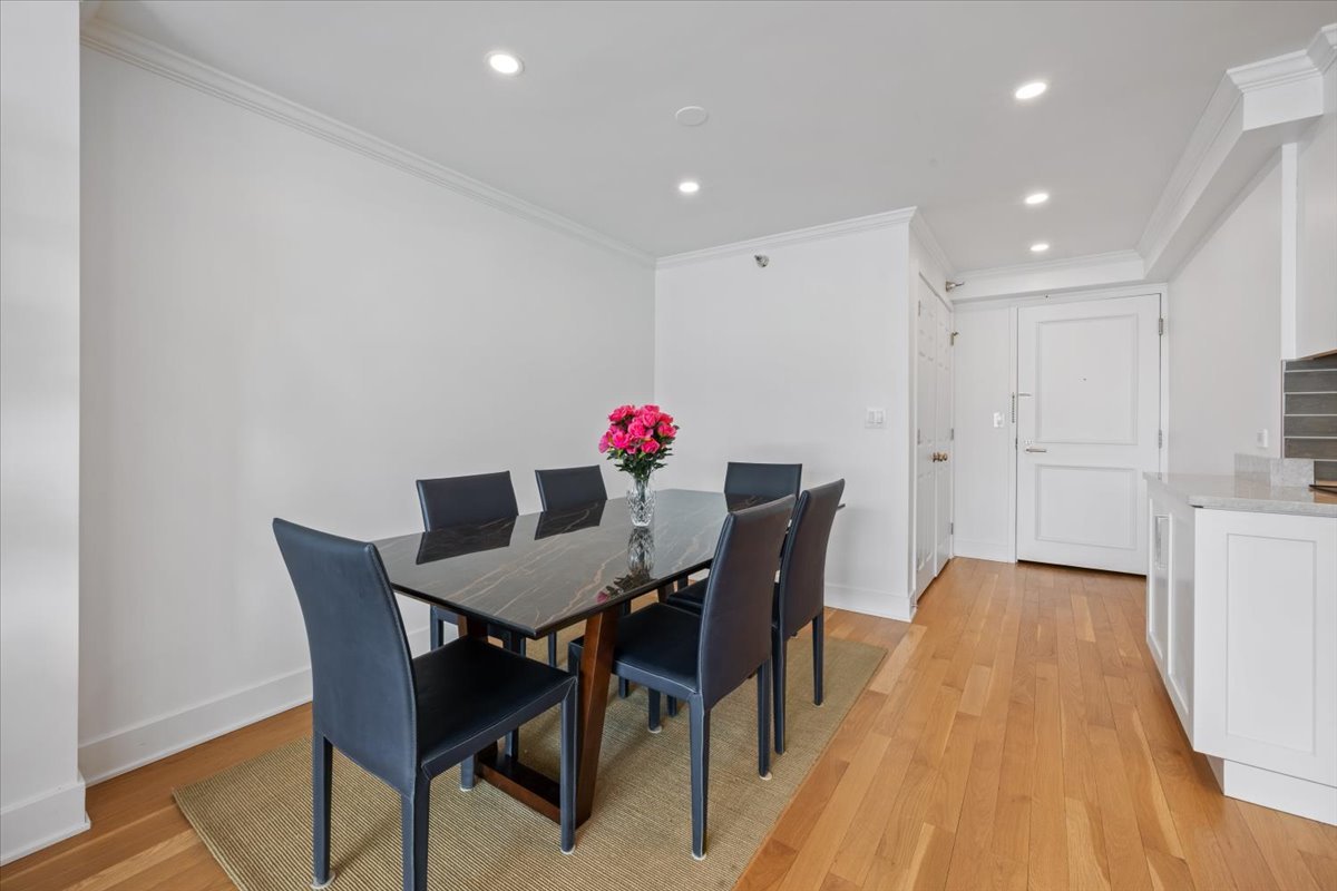 1250 N Dearborn Parkway Unit: 24E