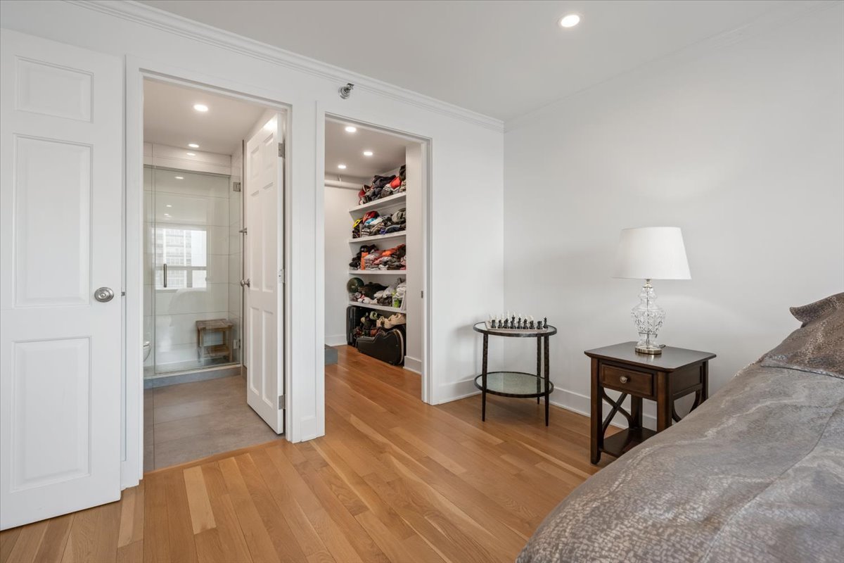 1250 N Dearborn Parkway Unit: 24E