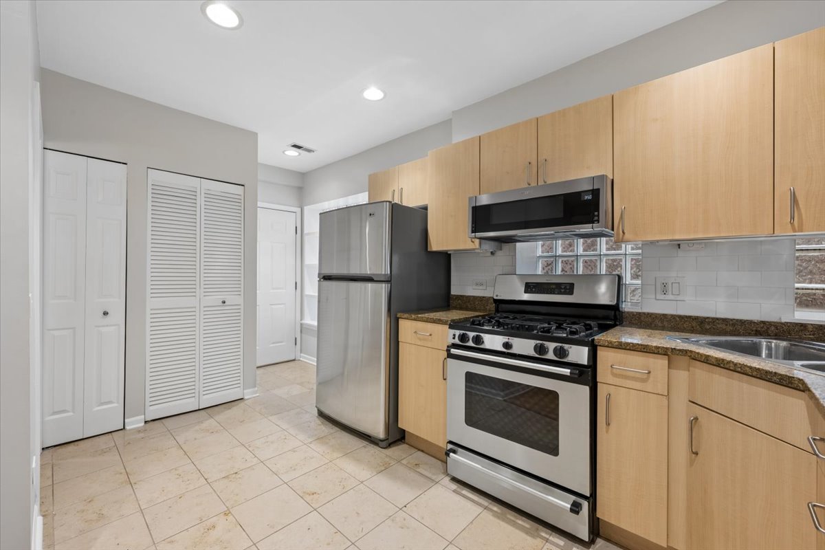 2215 N Bissell Street Unit: 2A