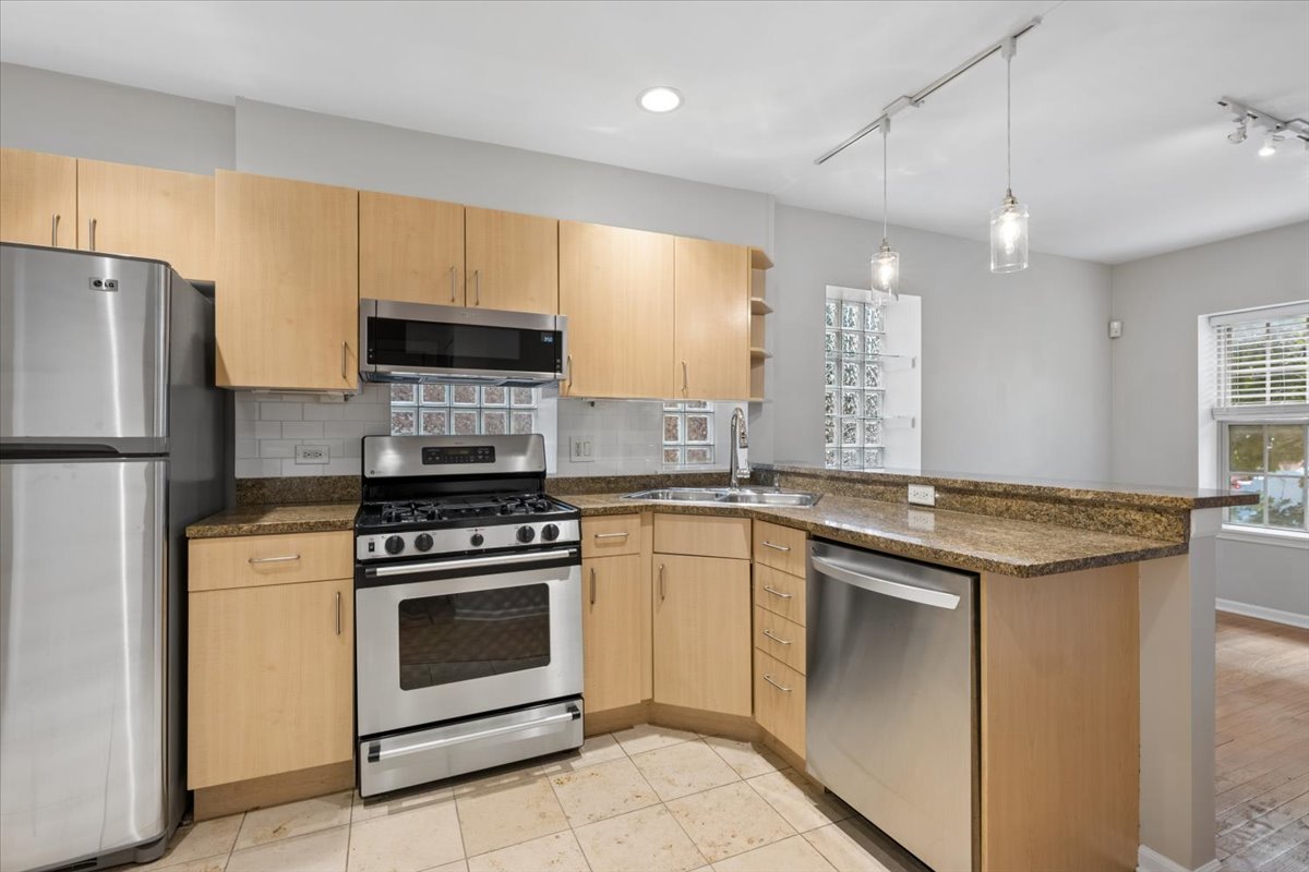 2215 N Bissell Street Unit: 2A