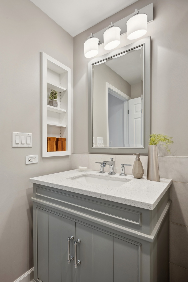 1122 N Dearborn Street Unit: 10C