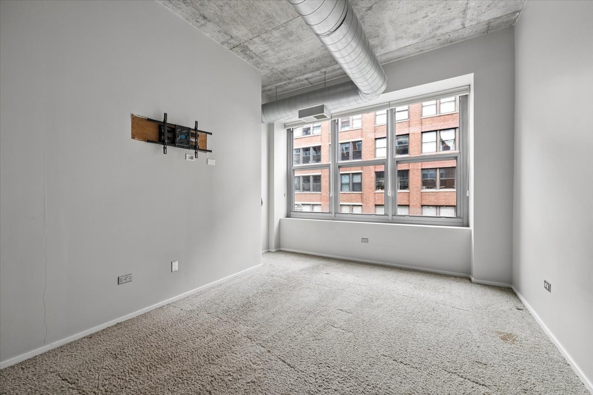 933 W VAN BUREN Street Unit: 405