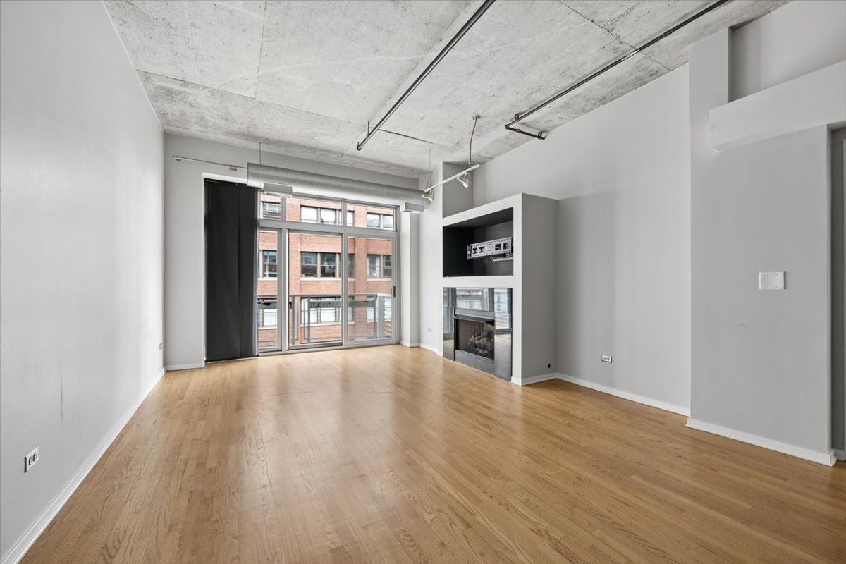 933 W VAN BUREN Street Unit: 405