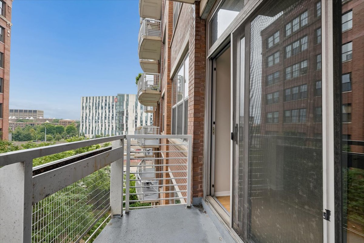 933 W VAN BUREN Street Unit: 405