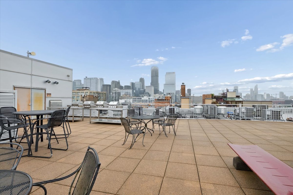 933 W VAN BUREN Street Unit: 405