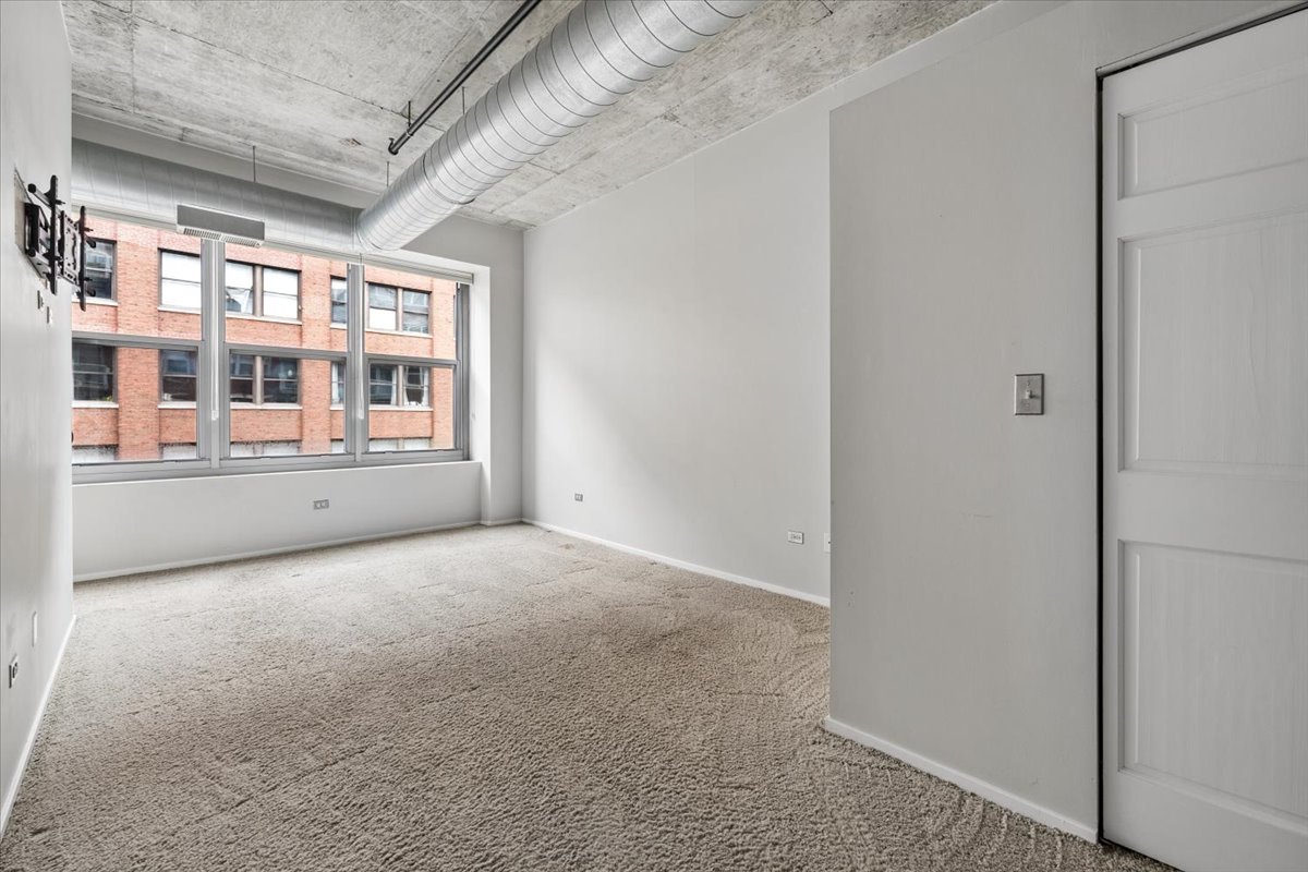 933 W VAN BUREN Street Unit: 405