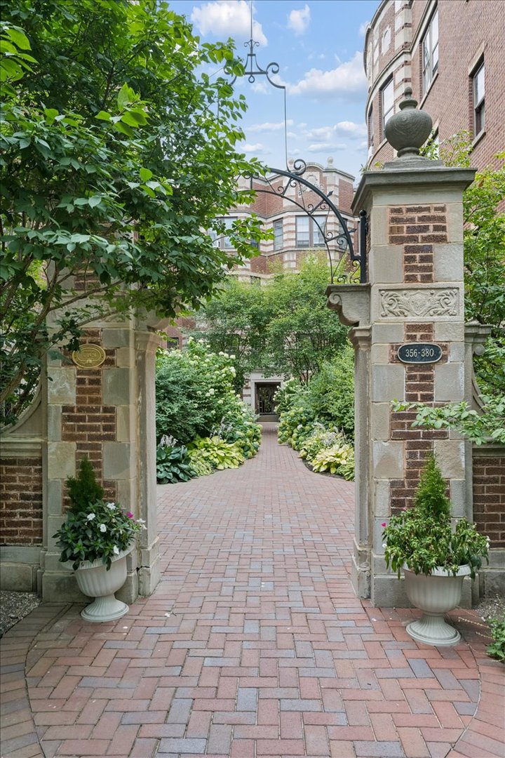 356 Ridge Avenue Unit: 5-3
