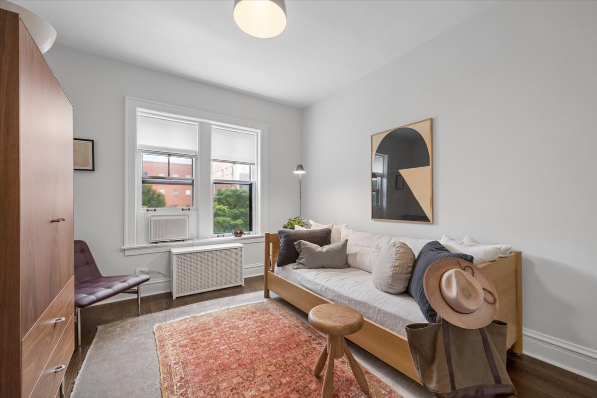 356 Ridge Avenue Unit: 5-3