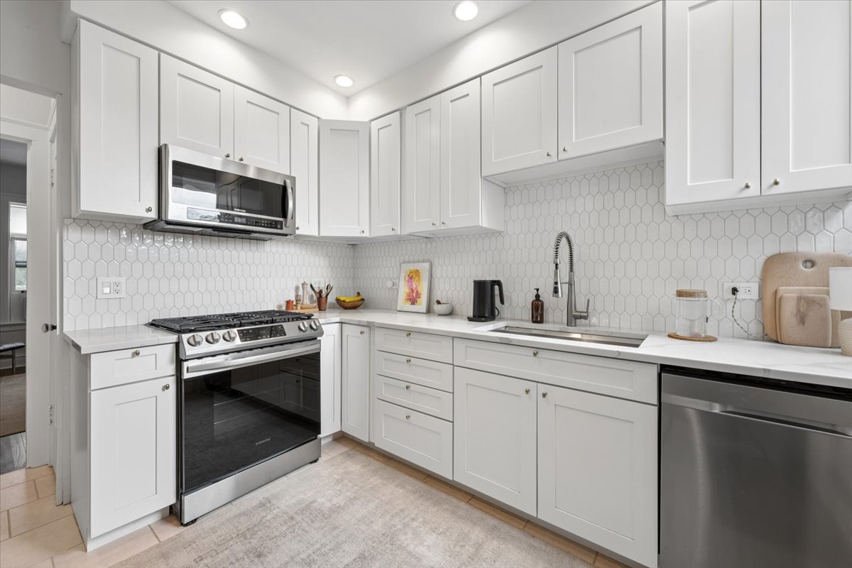 356 Ridge Avenue Unit: 5-3
