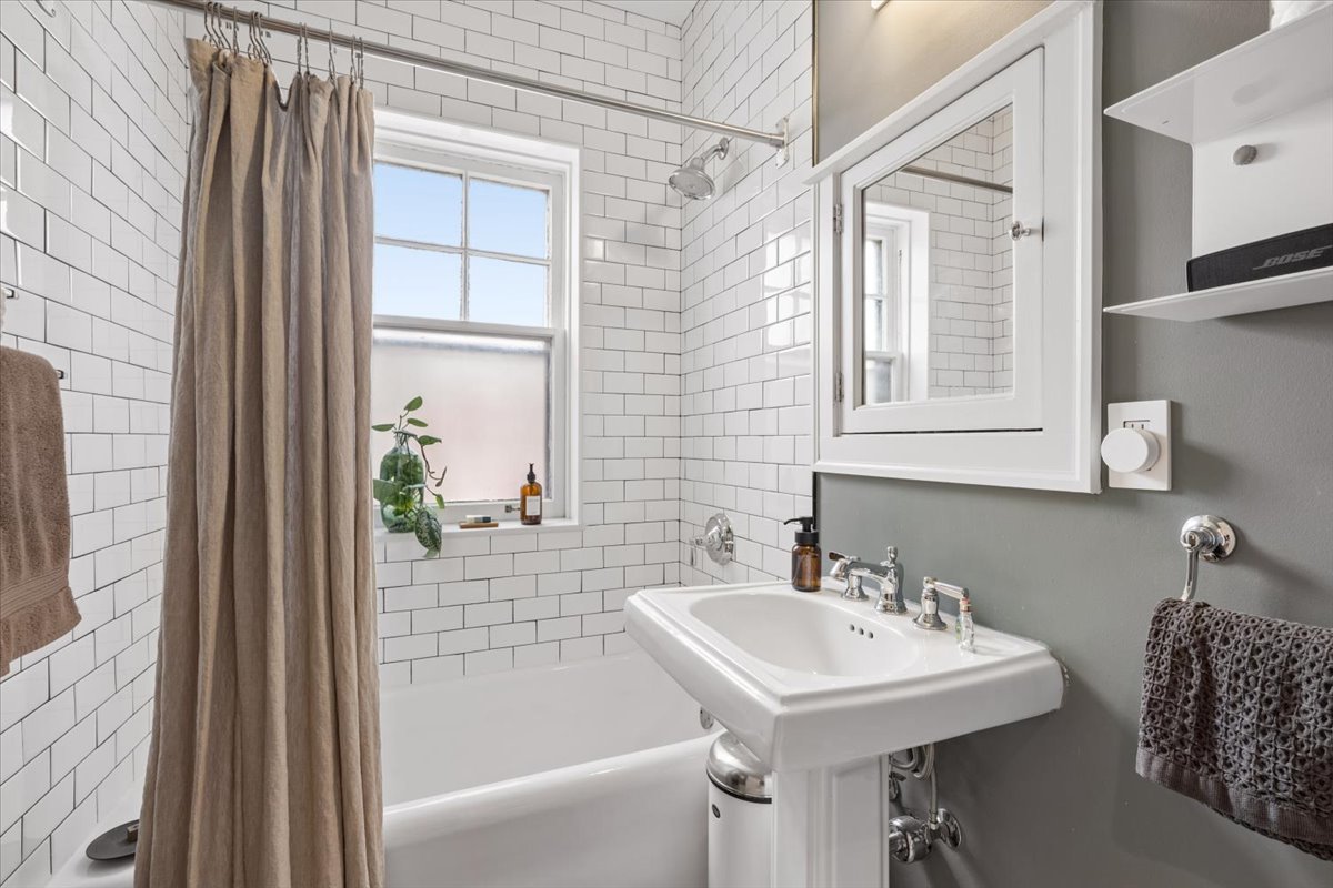 356 Ridge Avenue Unit: 5-3