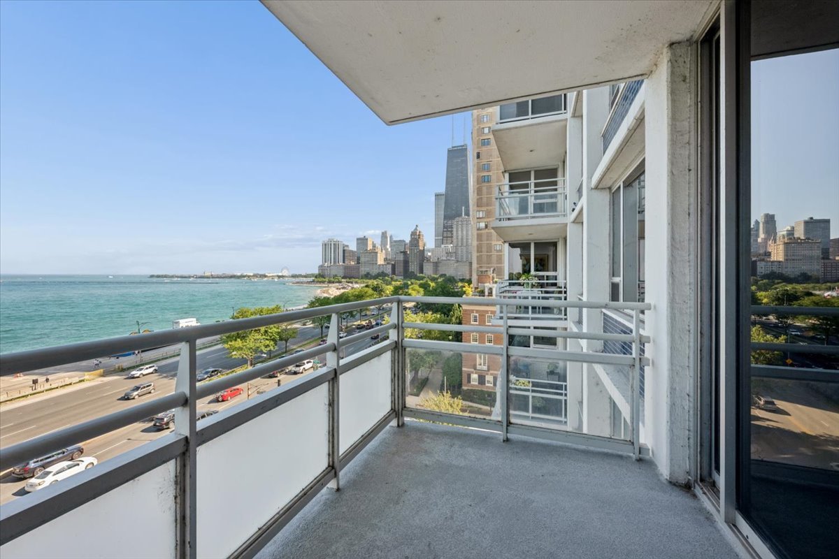 1300 N LAKE SHORE Drive Unit: 7C