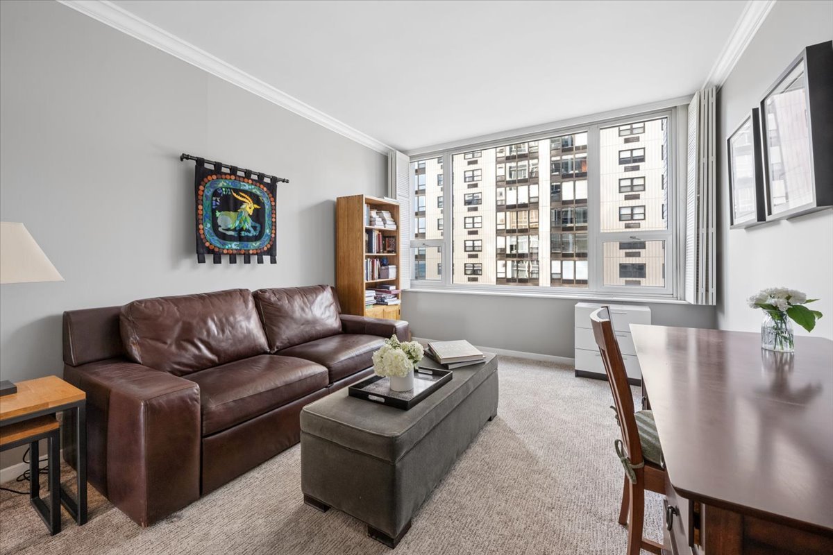 1300 N LAKE SHORE Drive Unit: 7C
