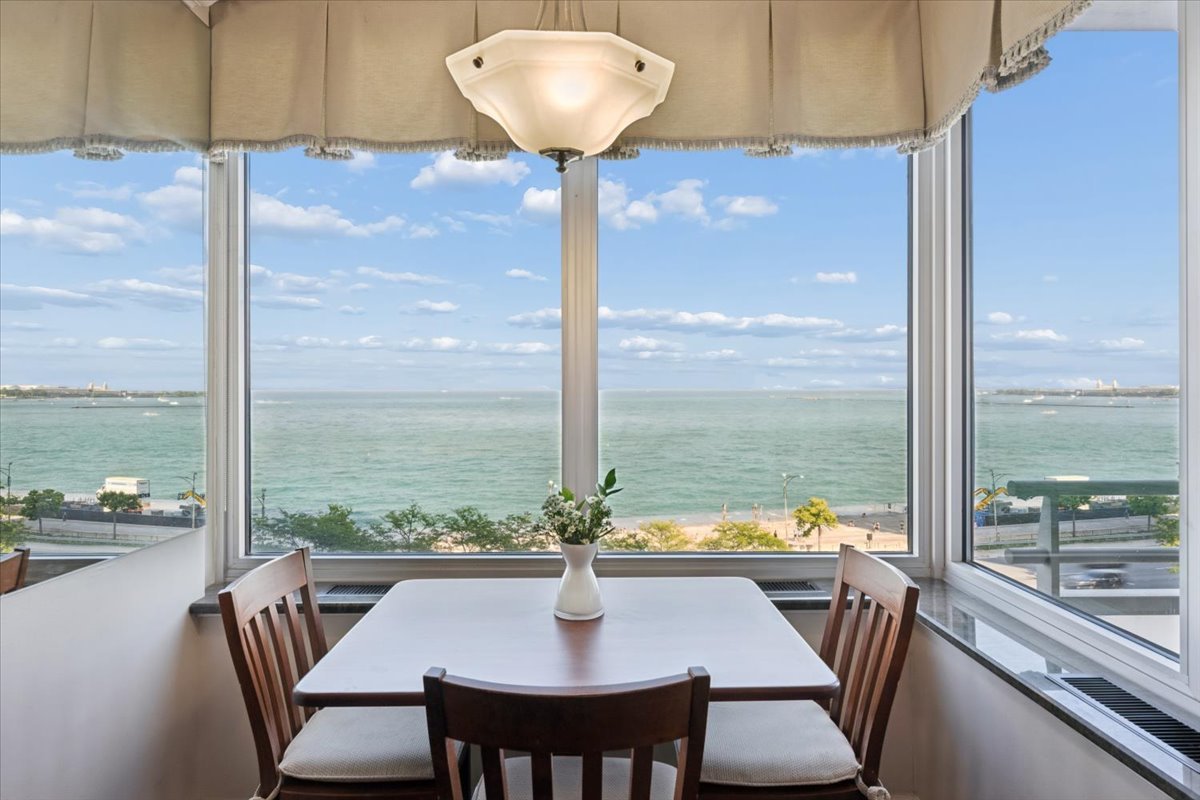 1300 N LAKE SHORE Drive Unit: 7C