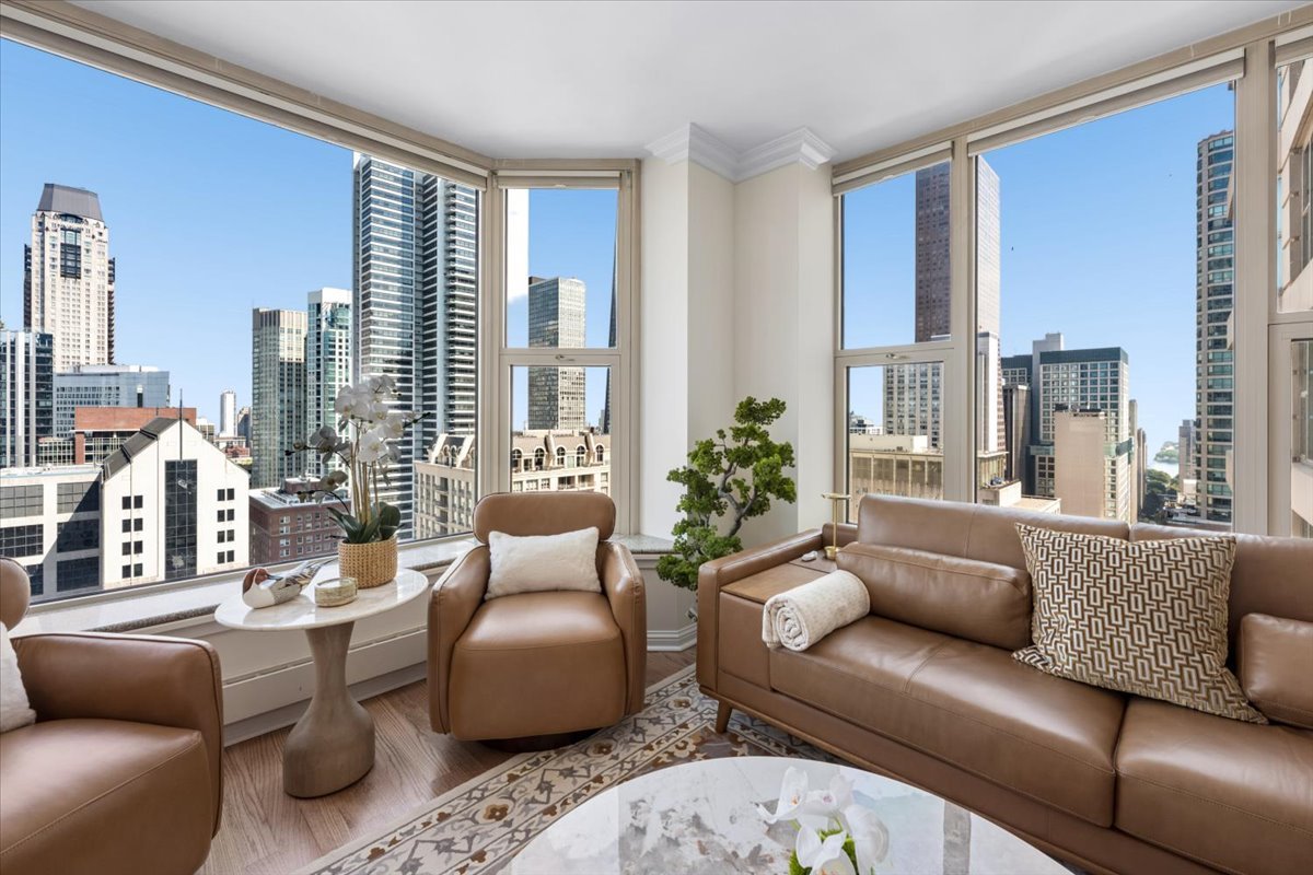 25 E SUPERIOR Street Unit: 2803