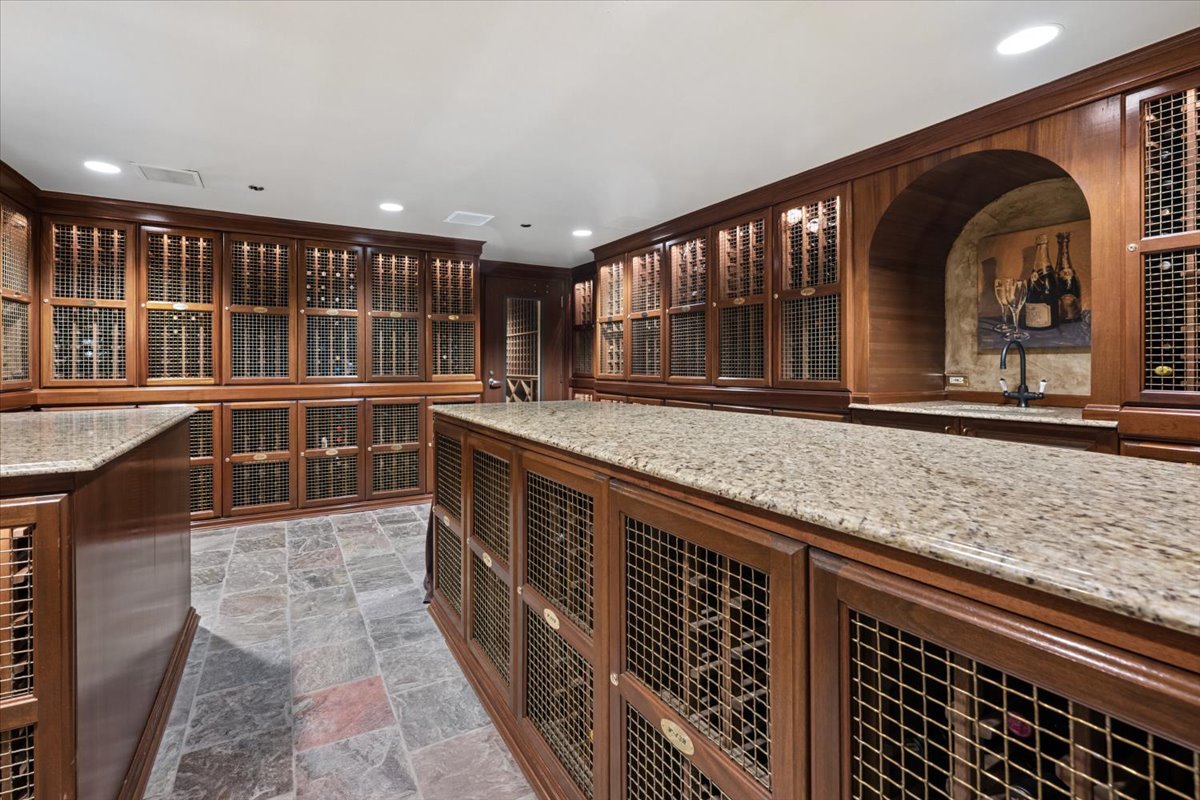 25 E SUPERIOR Street Unit: 2803
