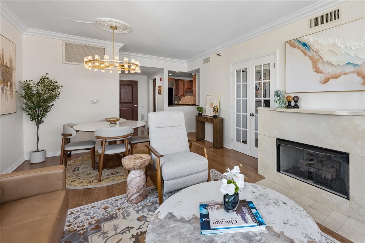 25 E SUPERIOR Street Unit: 2803