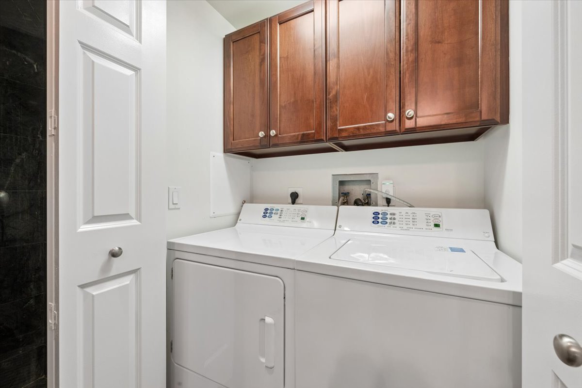 25 E SUPERIOR Street Unit: 2803