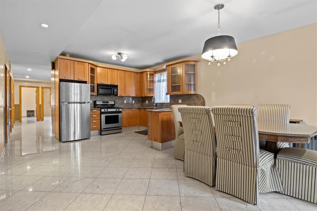 1649 West 4th Street