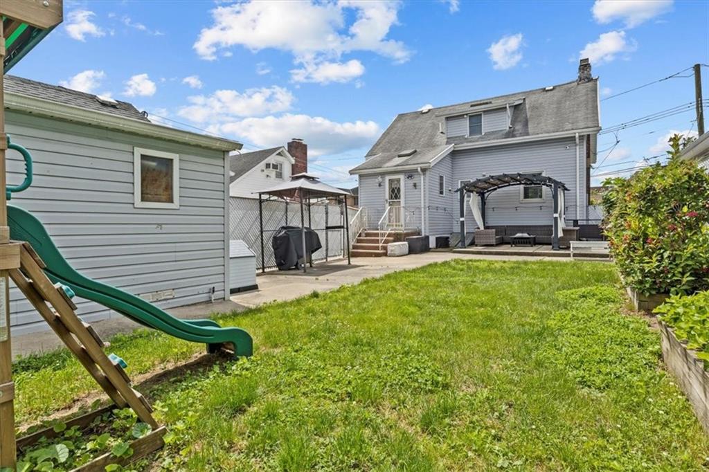 115 Bedford Avenue
