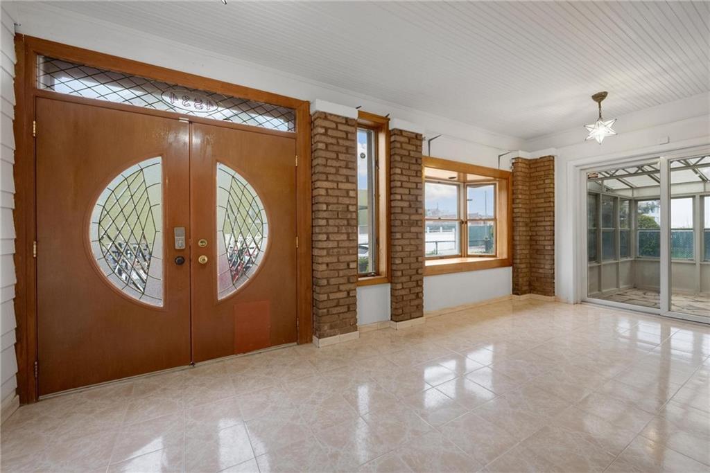 4834 Beach 48th Street