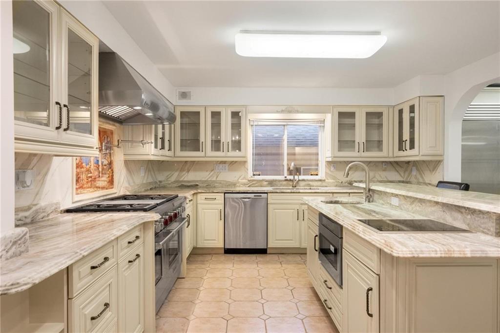 4834 Beach 48th Street