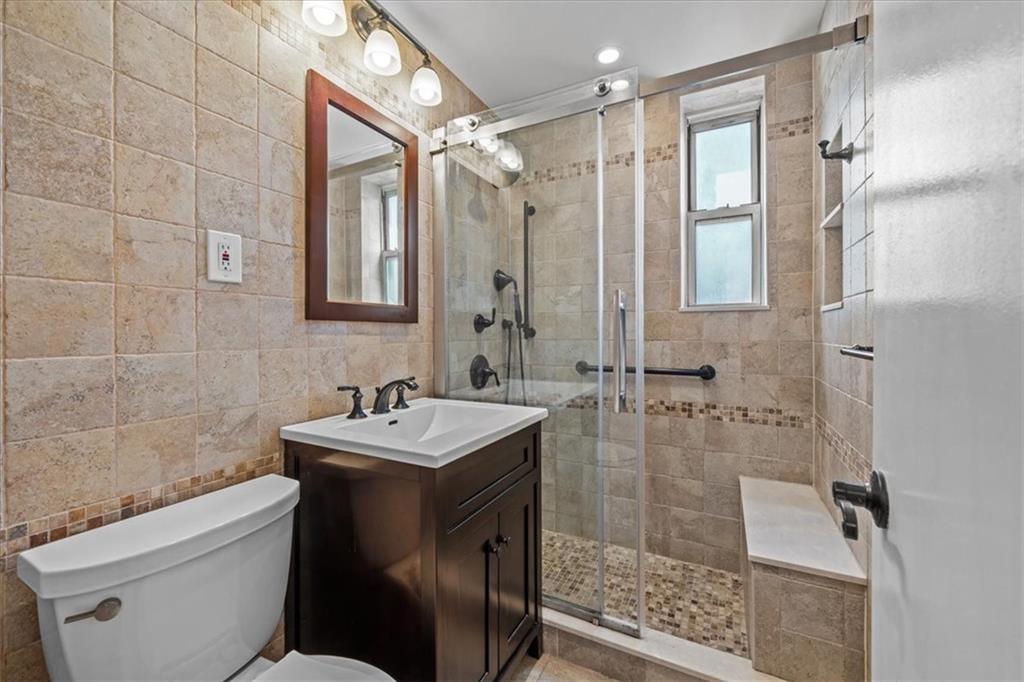 221 McDonald Avenue 6R