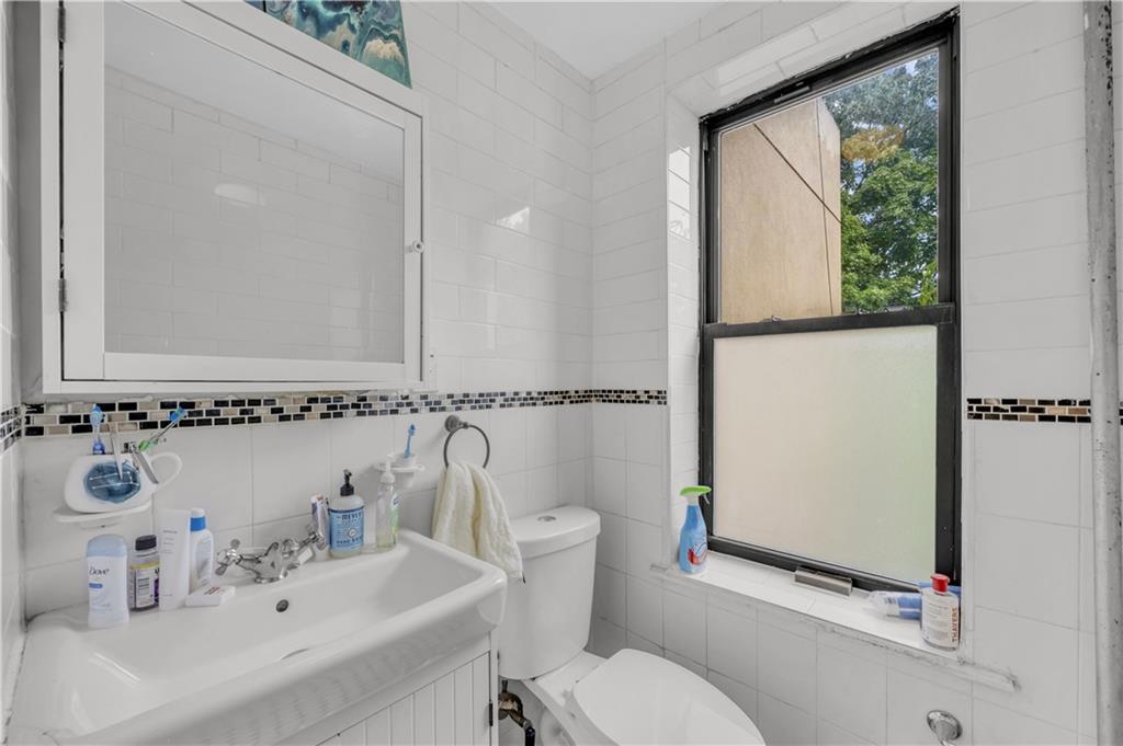 697 Jefferson Avenue