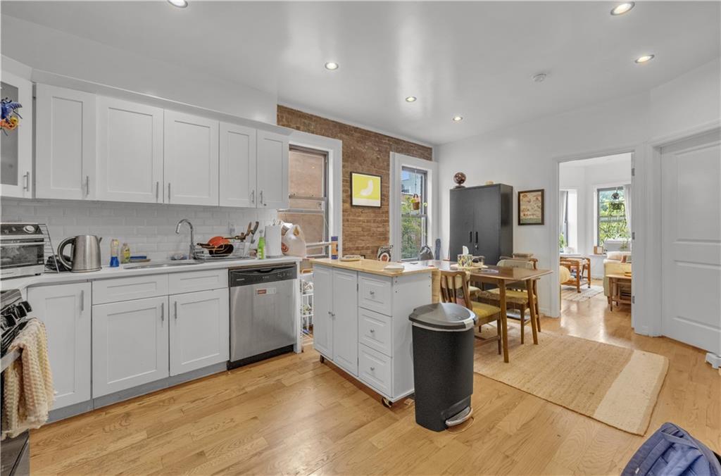 697 Jefferson Avenue