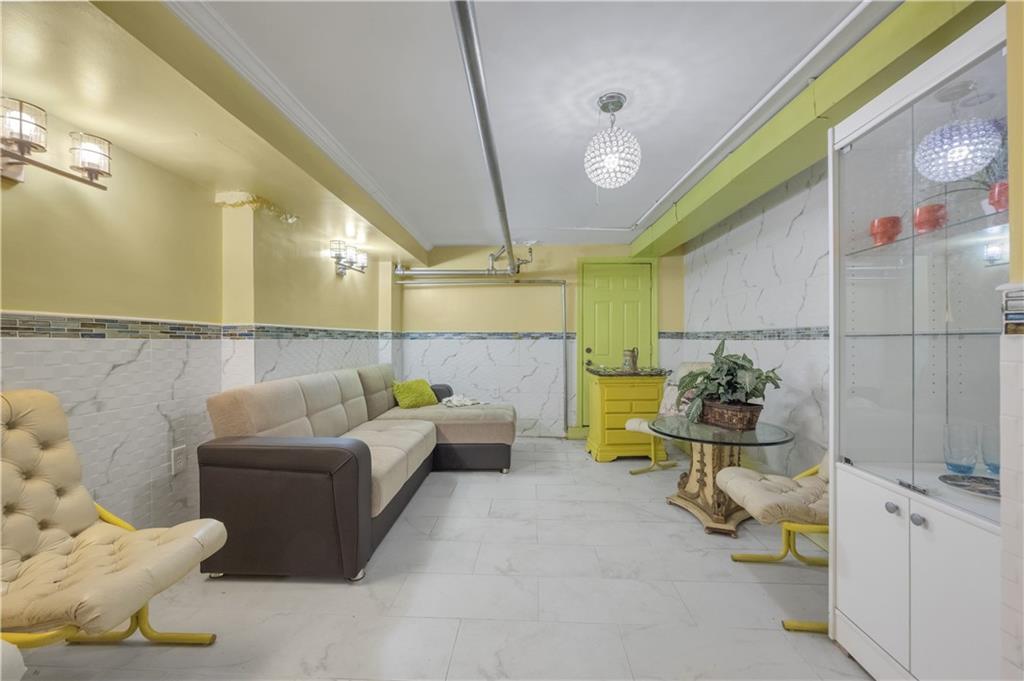 697 Jefferson Avenue