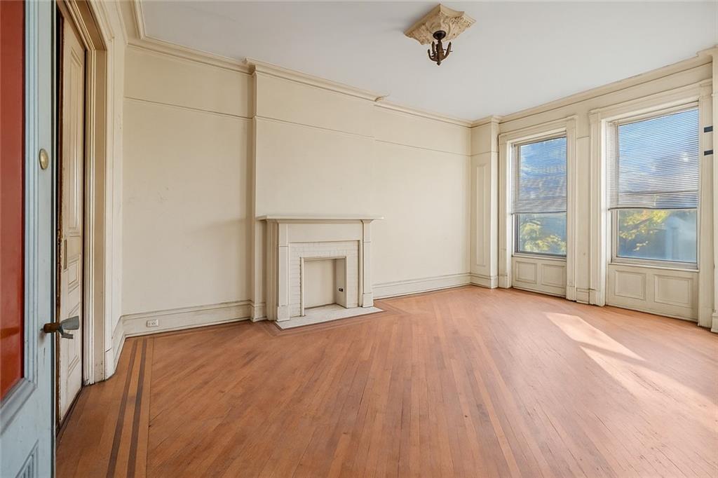 593 Bainbridge Street