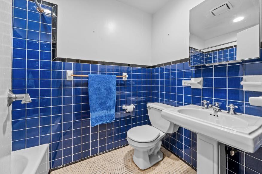 137 Guernsey Street 3L