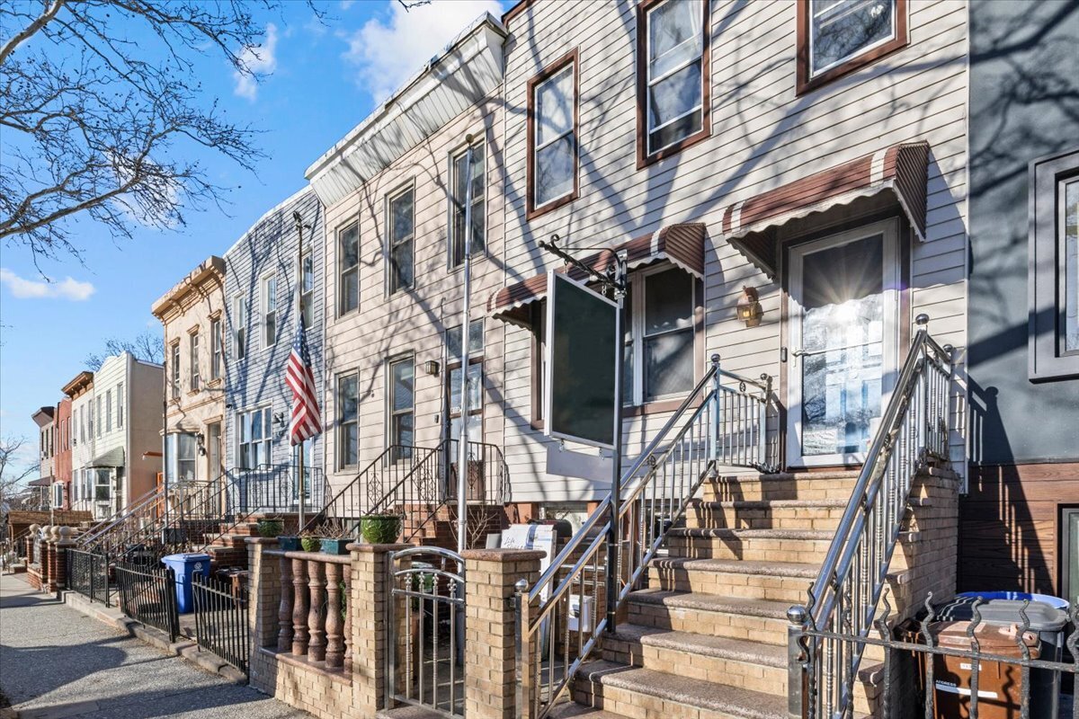 413 18TH Street