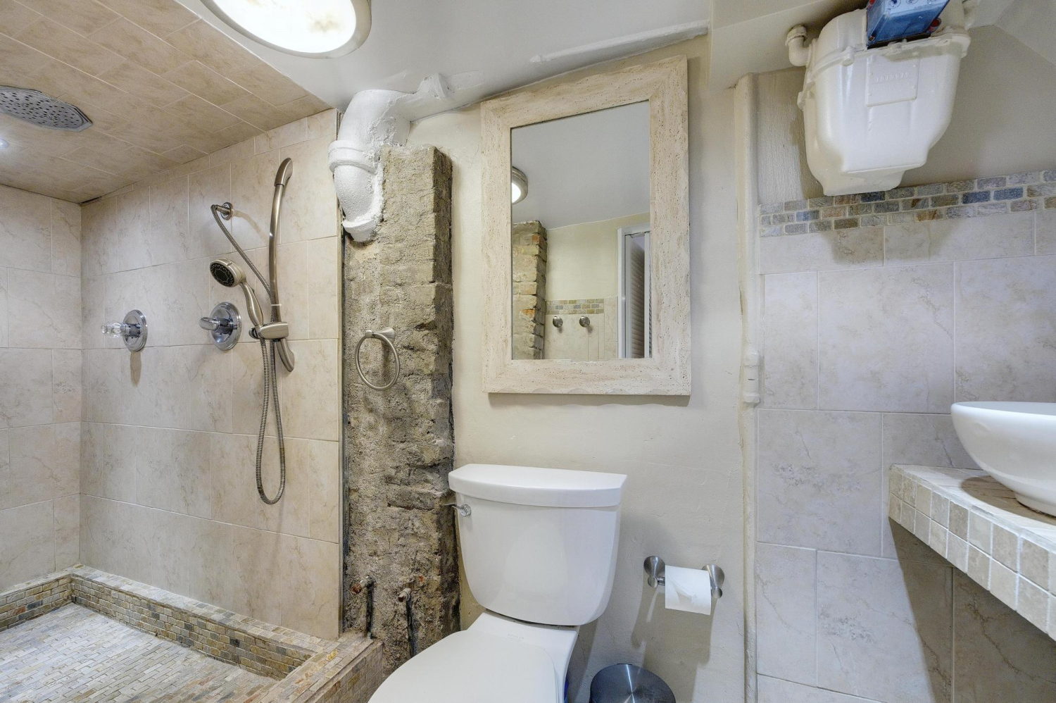 15 DENNETT Place